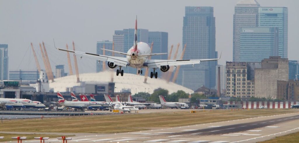 Clocktower cars Local Taxi and Minicab in Reigate